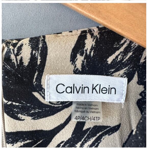 Floral Mini Dress- Size 4P - Picture 6 of 7